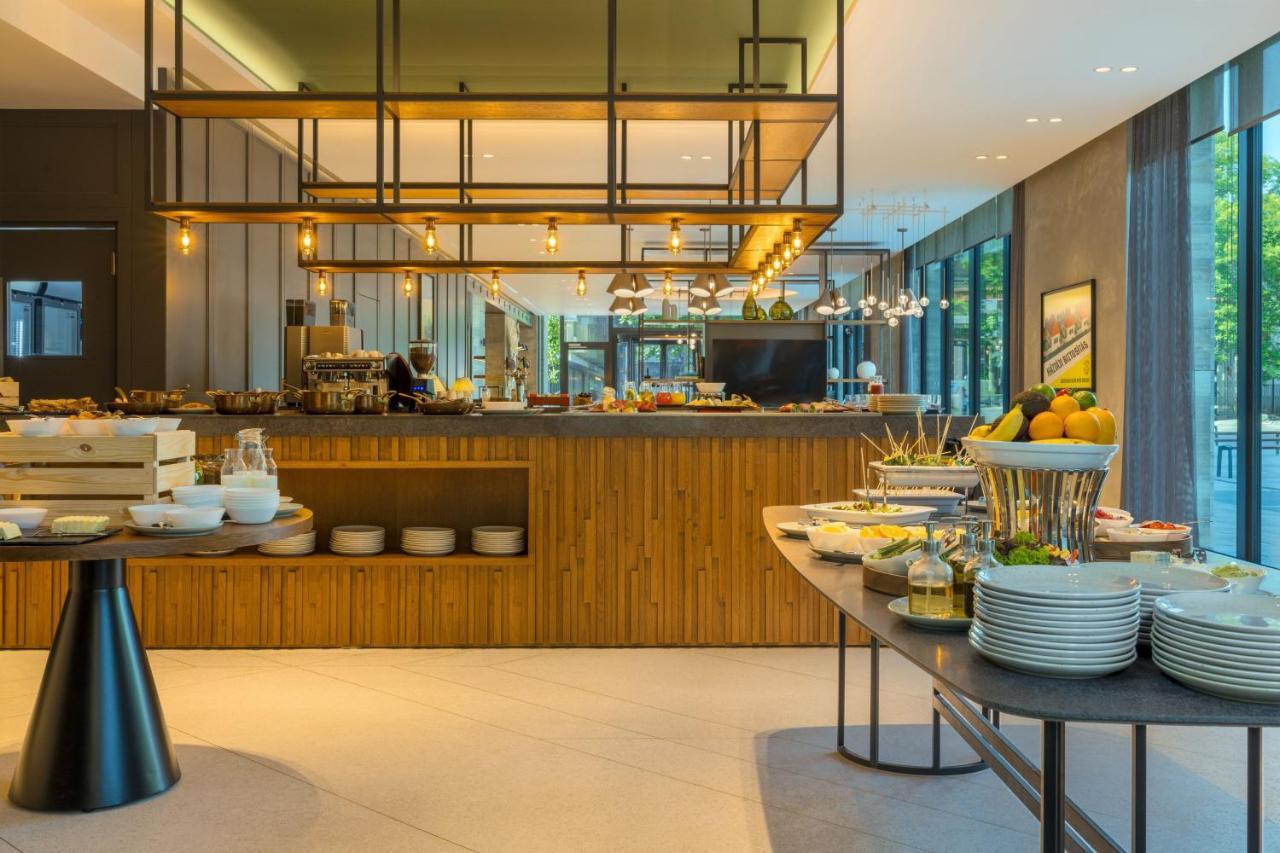 Four Points By Sheraton Budapest Danube Exteriör bild